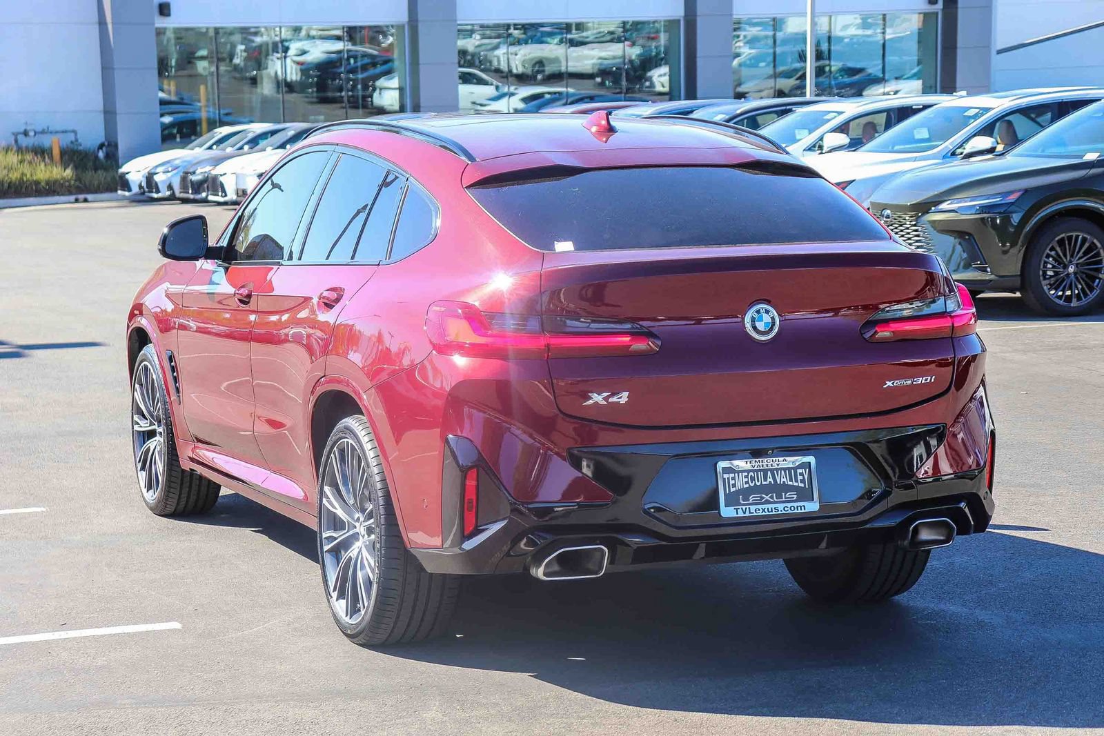 Used 2022 BMW X4 xDrive30i w/ M Sport Package 2 AWD/4WD image 4