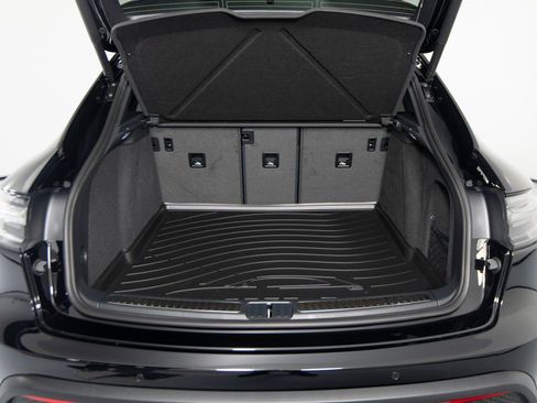 New 2026 Porsche Macan AWD/4WD image 42