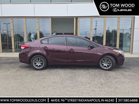 Used 2018 Kia Forte LX FWD image 1