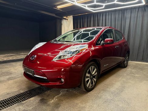 Used 2017 Nissan Leaf SL w/ Premium Package image 3