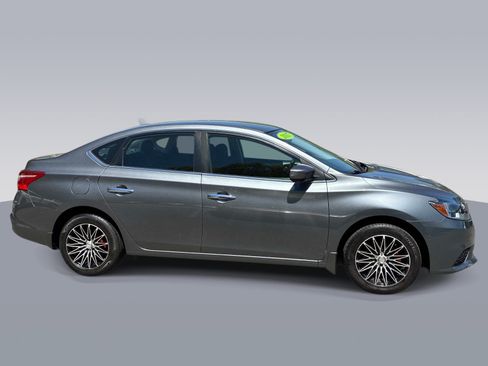 Used 2017 Nissan Sentra S FWD image 6