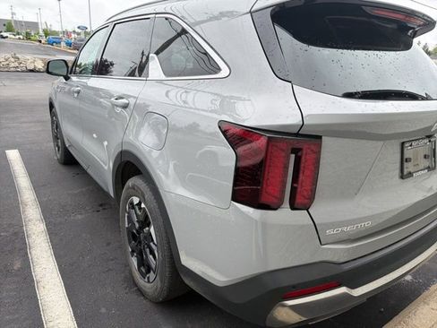 Certified 2024 Kia Sorento S w/ Panoramic Sunroof Package FWD image 13