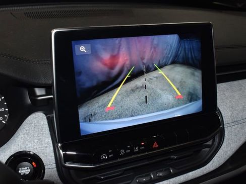 Used 2024 Jeep Compass Latitude image 13