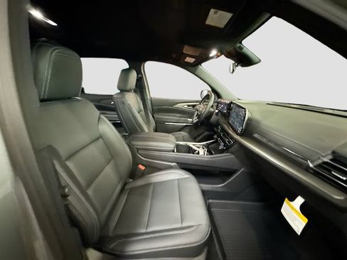 New 2026 Chevrolet Traverse LT w/ LPO, Floor Liner Package AWD/4WD image 30