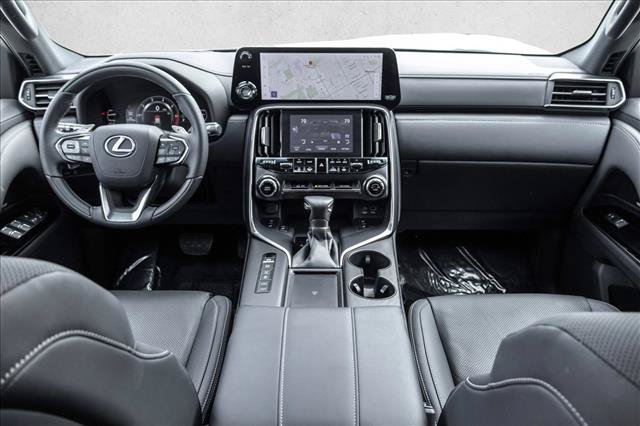 Used 2024 Lexus LX 600 4WD w/ Luxury Package image 21