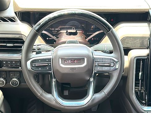 Used 2025 GMC Yukon Elevation AWD/4WD image 29