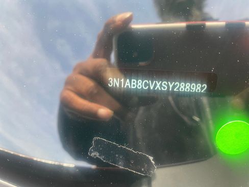 Used 2025 Nissan Sentra SV image 29