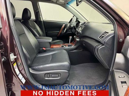 Used 2013 Toyota Highlander Limited image 23