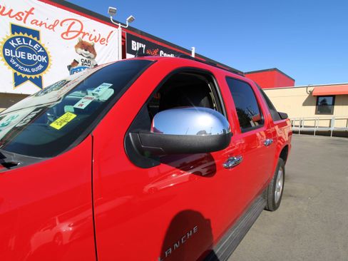 Used 2012 Chevrolet Avalanche LS w/ All-Star Edition image 33