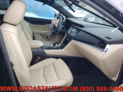 Used 2017 Cadillac XT5 FWD image 6