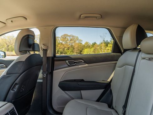 Used 2026 Kia Sportage EX image 18