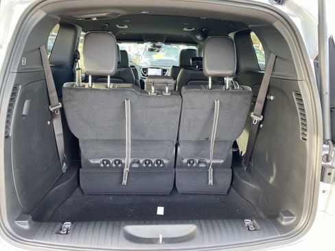 New 2026 Chrysler Pacifica Select image 5