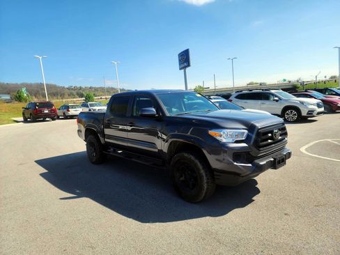 Used 2023 Toyota Tacoma SR image 8