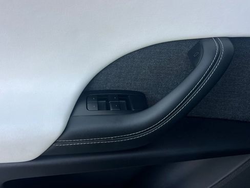 Used 2023 Tesla Model X image 10