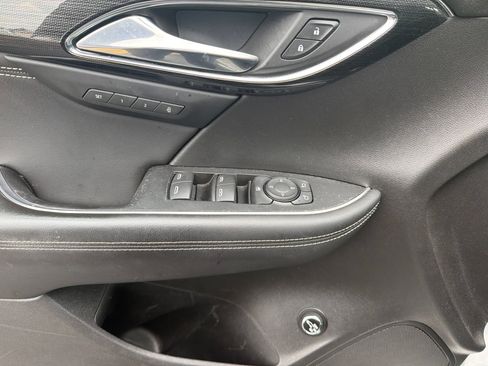 Used 2023 Buick Envision Essence w/ Sport Touring Package AWD/4WD image 12