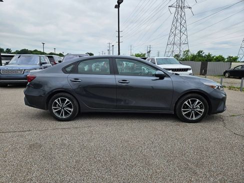 Used 2024 Kia Forte LXS FWD image 7
