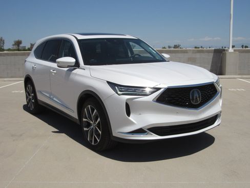 Certified 2024 Acura MDX SH-AWD w/ Technology Package image 2