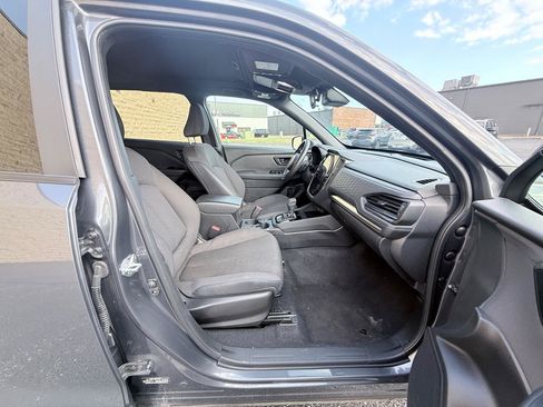 Used 2025 Subaru Forester Premium AWD/4WD image 11