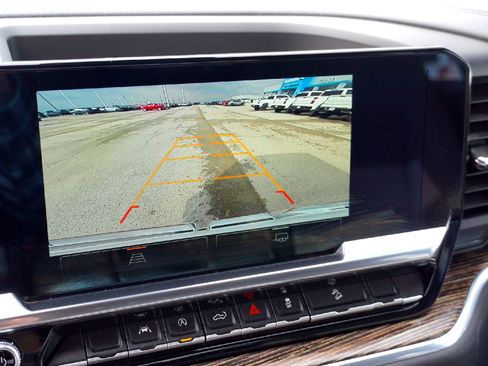 Used 2024 GMC Sierra 1500 SLE image 17