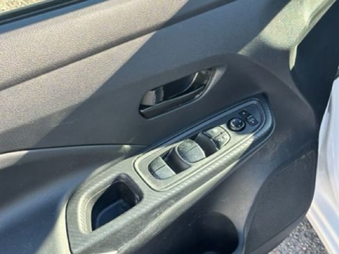 Used 2020 Nissan Versa S image 8