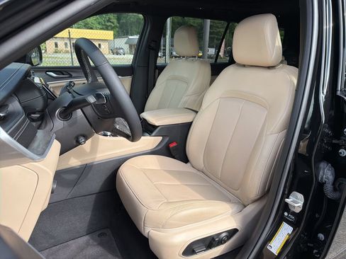 Used 2025 Jeep Grand Cherokee L Limited w/ Luxury Tech Group II AWD/4WD image 19