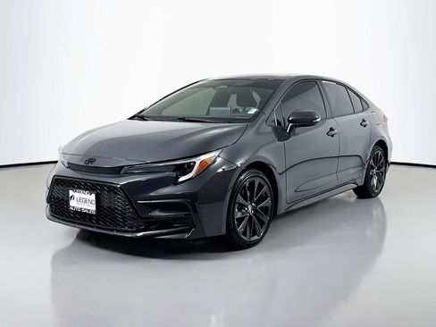 Used 2025 Toyota Corolla SE w/ SE Premium Package FWD image 1