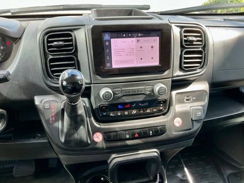 Used 2025 RAM ProMaster 2500 w/ Convenience Group FWD image 18