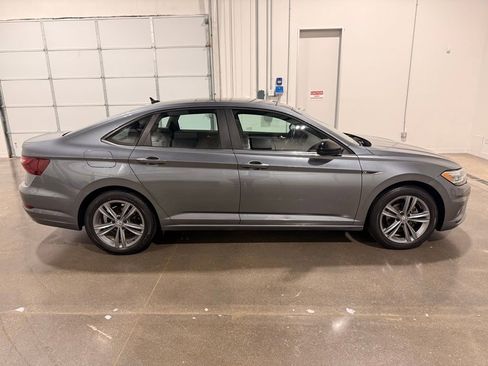 Used 2020 Volkswagen Jetta R-Line image 4