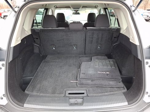 Used 2022 Nissan Rogue SV image 29