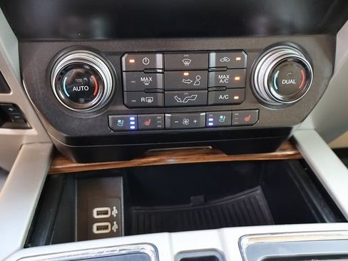 Certified 2019 Ford F150 Lariat w/ Equipment Group 502A Luxury image 27