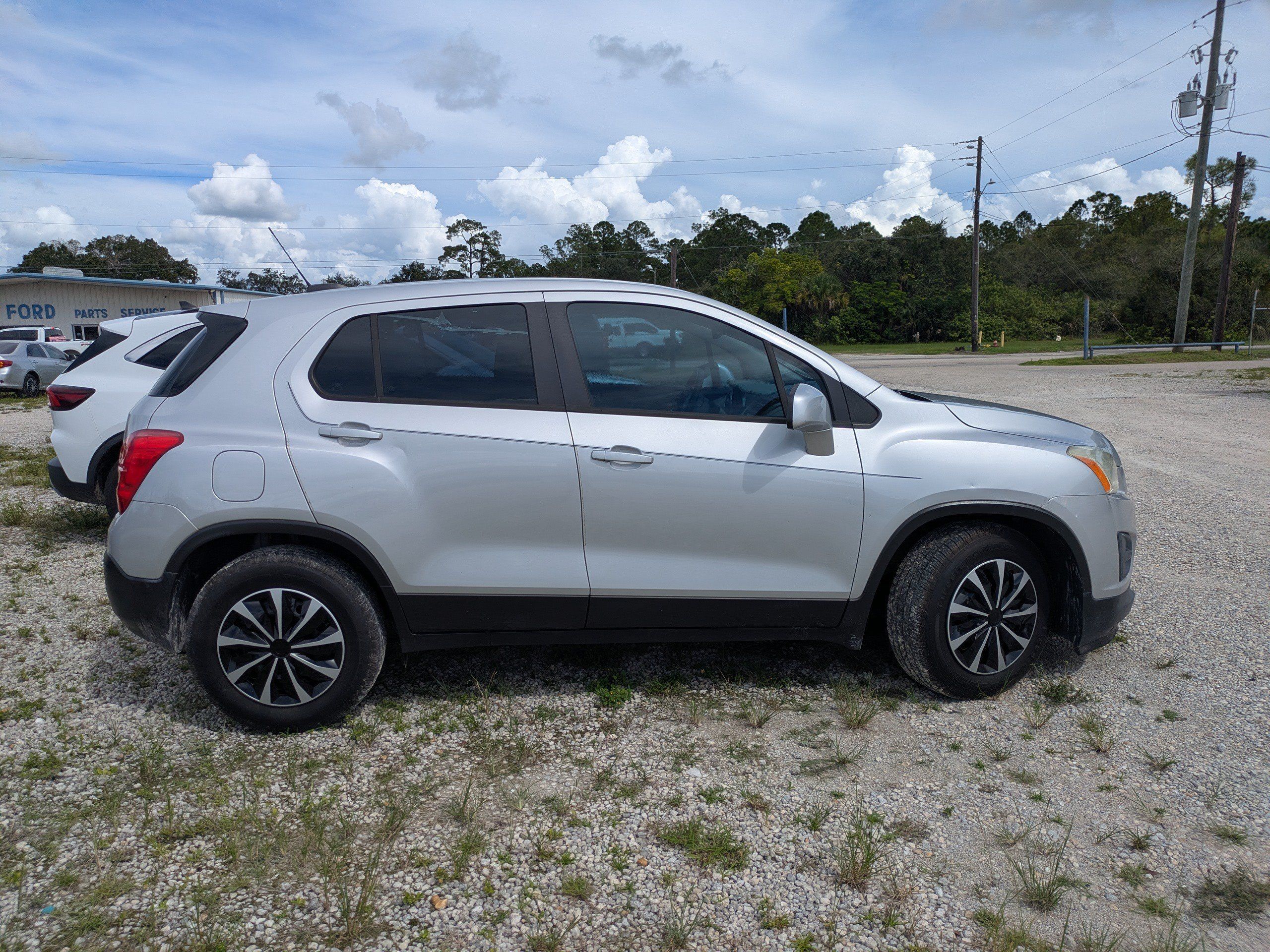 Used 2016 Chevrolet Trax LS FWD image 3