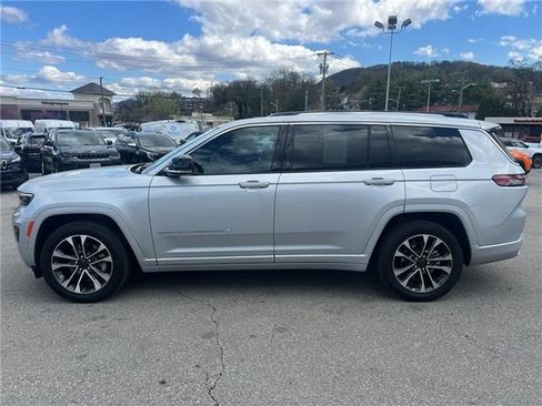 Used 2023 Jeep Grand Cherokee L Overland w/ Luxury Tech Group IV image 6