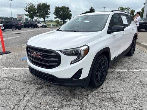Used 2020 GMC Terrain SLE w/ Elevation Edition FWD image 12