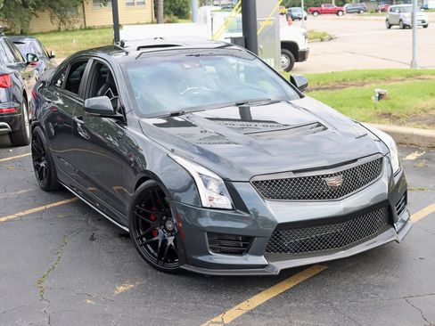 Used 2017 Cadillac ATS V w/ Luxury Package RWD image 7
