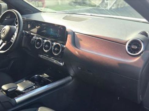 Used 2021 Mercedes-Benz GLA 250 4MATIC w/ Premium Package image 22