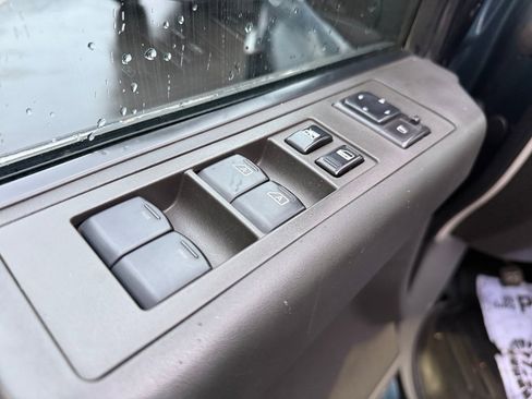 Used 2006 Nissan Titan SE image 21