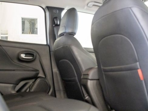 Certified 2022 Jeep Renegade Trailhawk w/ Trailer Tow Group image 6