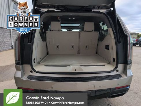Used 2025 Cadillac Escalade ESV Sport Platinum w/ LPO, Floor Liner Package AWD/4WD image 31