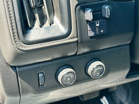 Used 2017 GMC Canyon SLE w/ SLE Convenience Package AWD/4WD image 16