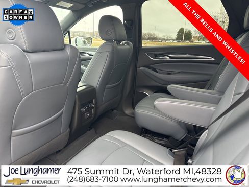 Used 2023 Buick Enclave Essence image 12