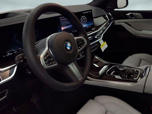 Used 2026 BMW X7 xDrive40i image 4