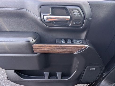 Used 2019 Chevrolet Silverado 1500 High Country w/ Technology Package image 33