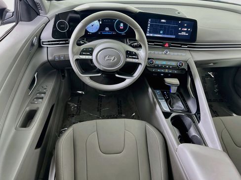 Used 2024 Hyundai Elantra SEL w/ Convenience Package FWD image 23
