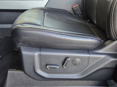 Used 2019 Ford F250 Lariat w/ Chrome Package image 14