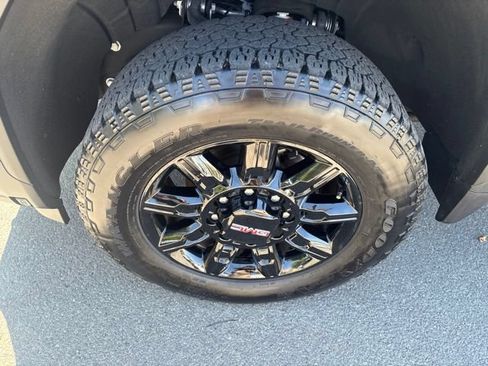 Used 2025 GMC Sierra 2500 AT4 w/ AT4 Premium Plus Package AWD/4WD image 43