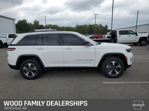 Used 2024 Jeep Grand Cherokee Limited 4xe w/ Trailer Tow Package image 7