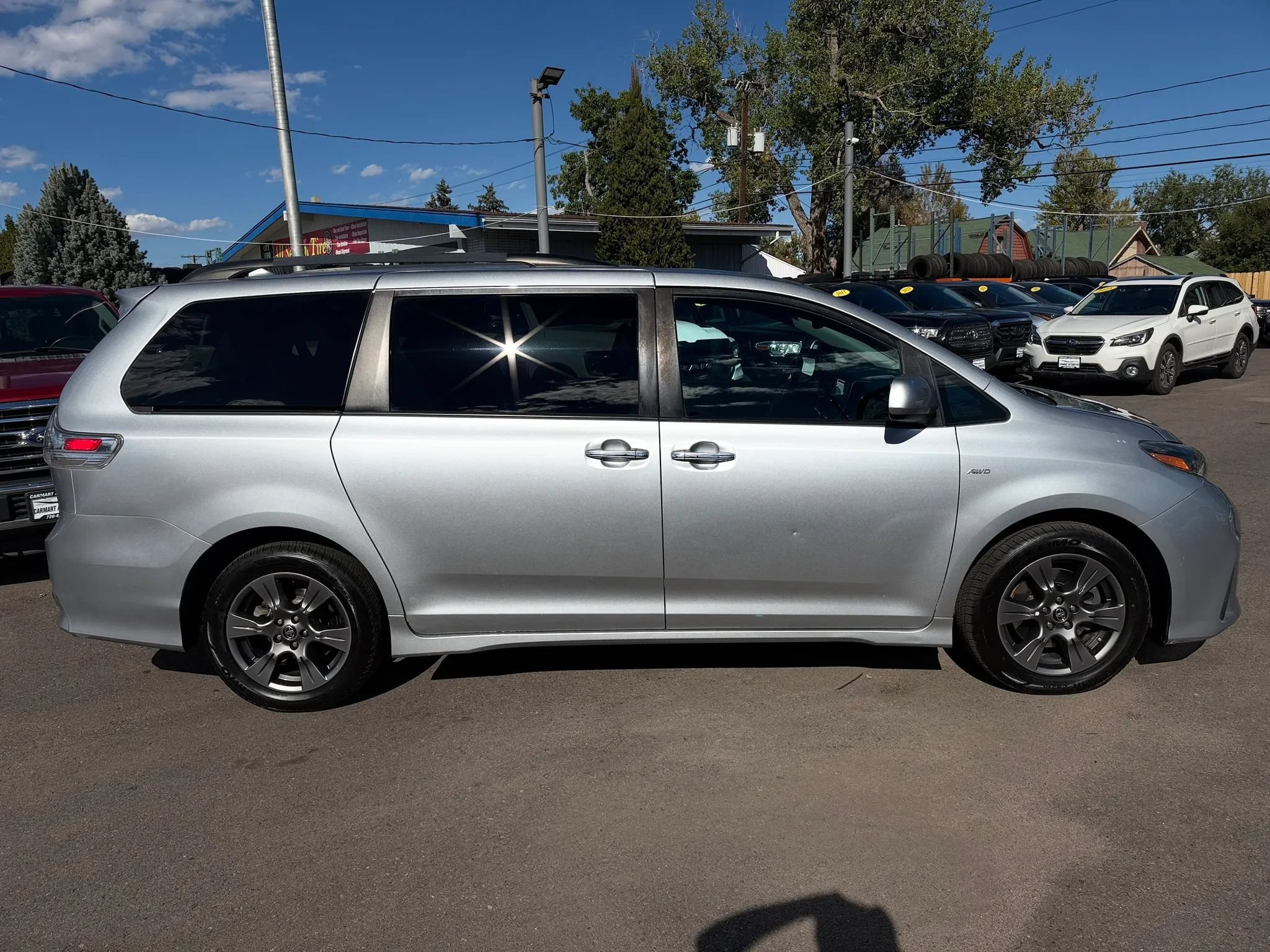 Used 2019 Toyota Sienna SE Premium w/ Carpet Mat Package AWD/4WD image 10