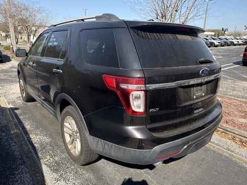 Used 2014 Ford Explorer XLT w/ Equipment Group 202A FWD image 3