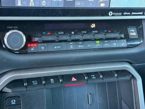 Used 2022 Toyota Tundra Limited image 21