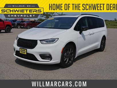 Used 2025 Chrysler Pacifica Limited